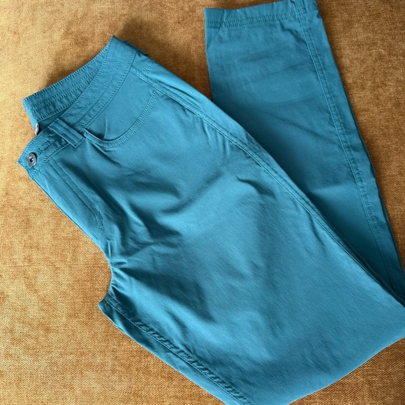 Eddie Bauer Hiking Pants - Picture 2 of 5